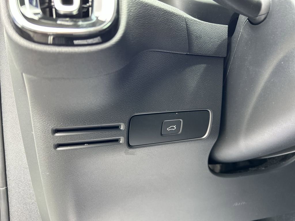 Certified 2023 Volvo XC40 B5 Plus w/ Driver Assist Package image 17