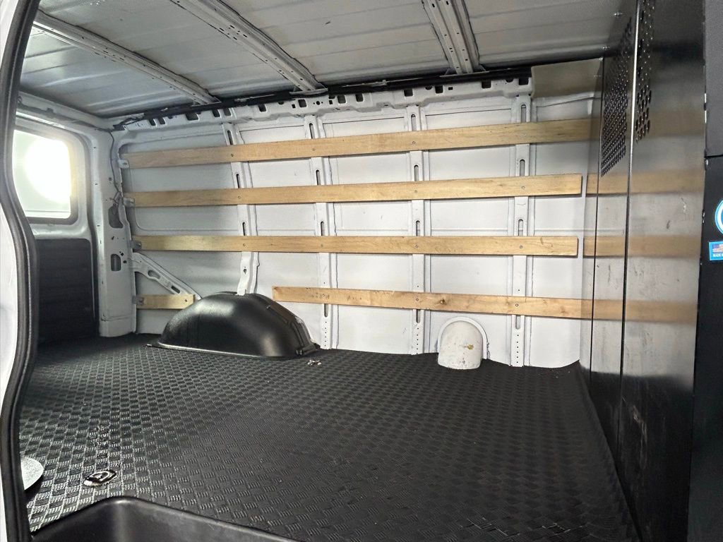 Used 2024 GMC Savana 2500 w/ Driver Convenience Package image 12