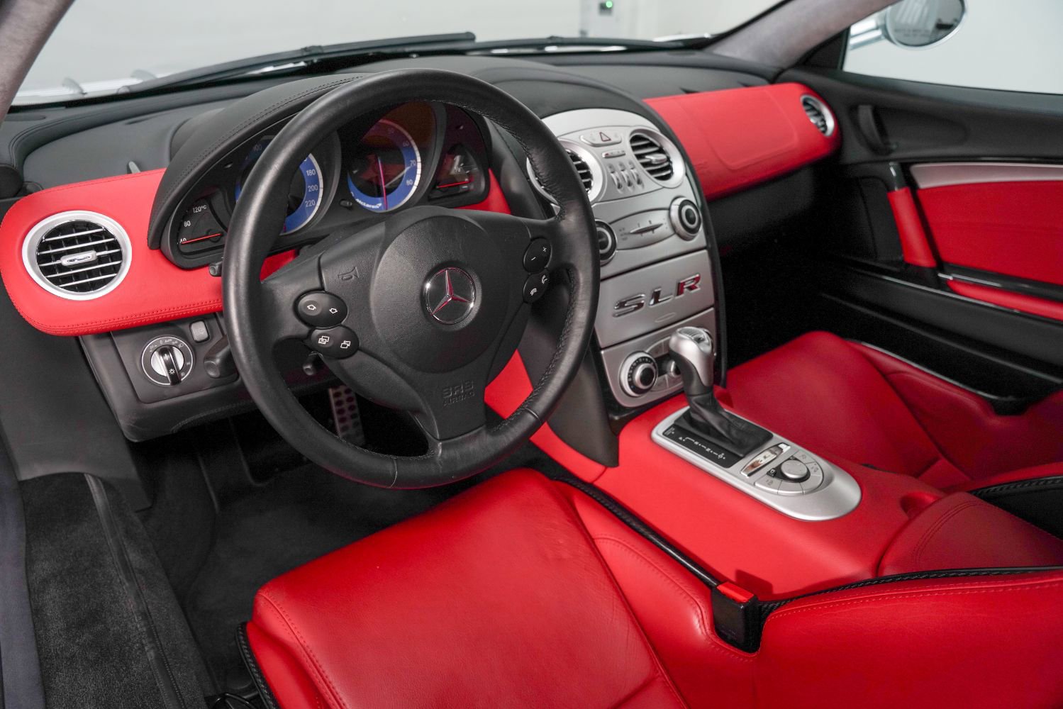 Used 2005 Mercedes-Benz SLR Coupe image 42