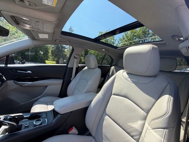 Used 2022 Cadillac XT4 Premium Luxury w/ Enhanced Visibility Package AWD/4WD image 19