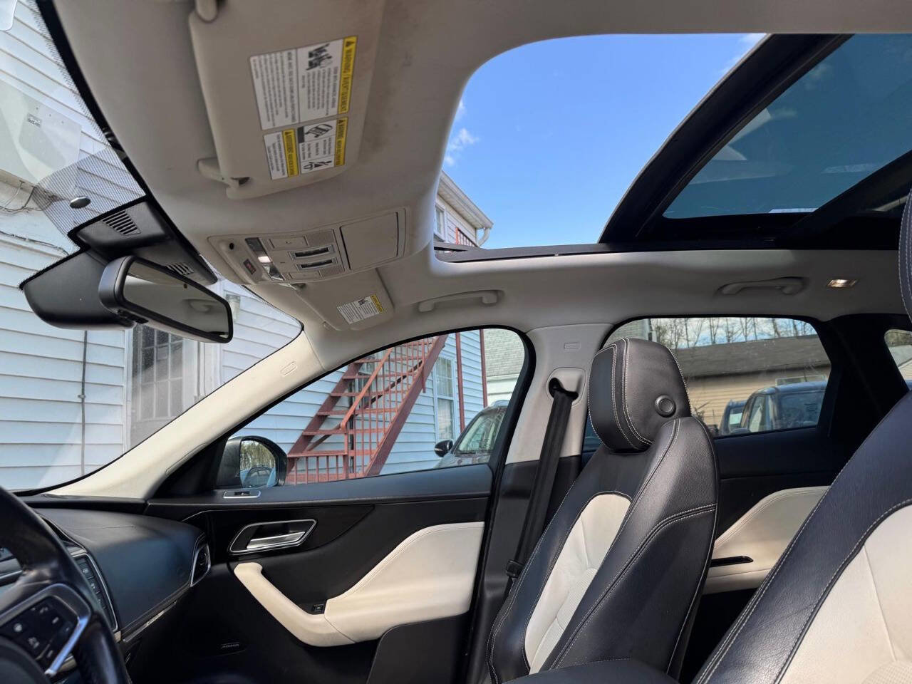 Used 2017 Jaguar F-PACE R-Sport image 30