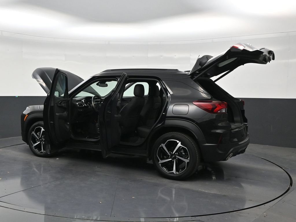 Used 2023 Chevrolet TrailBlazer RS w/ Sun and Liftgate Package FWD image 30