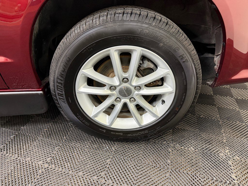 Used 2019 Dodge Grand Caravan SXT FWD image 6