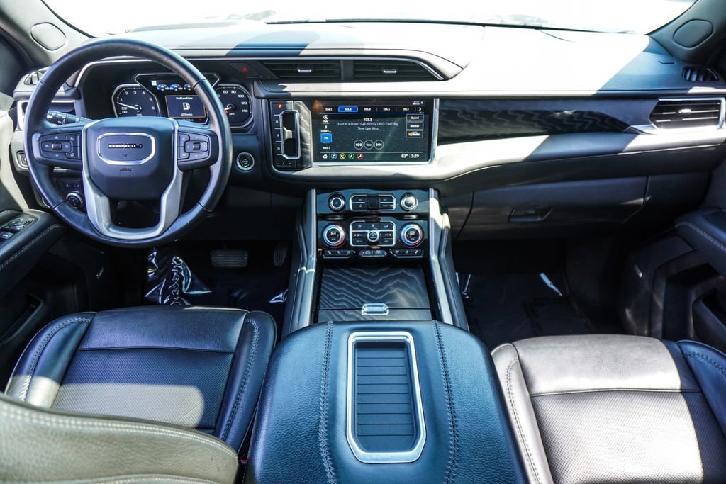 Used 2021 GMC Yukon Denali w/ Denali Premium Package image 13