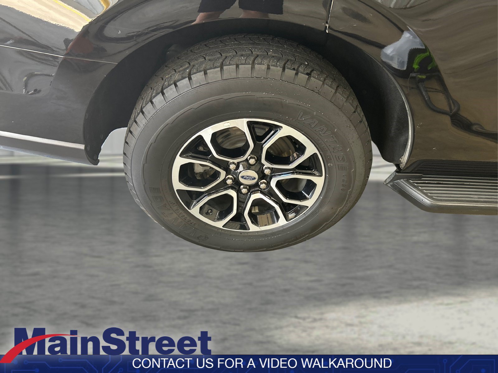 Used 2024 Ford Expedition XLT AWD/4WD image 20