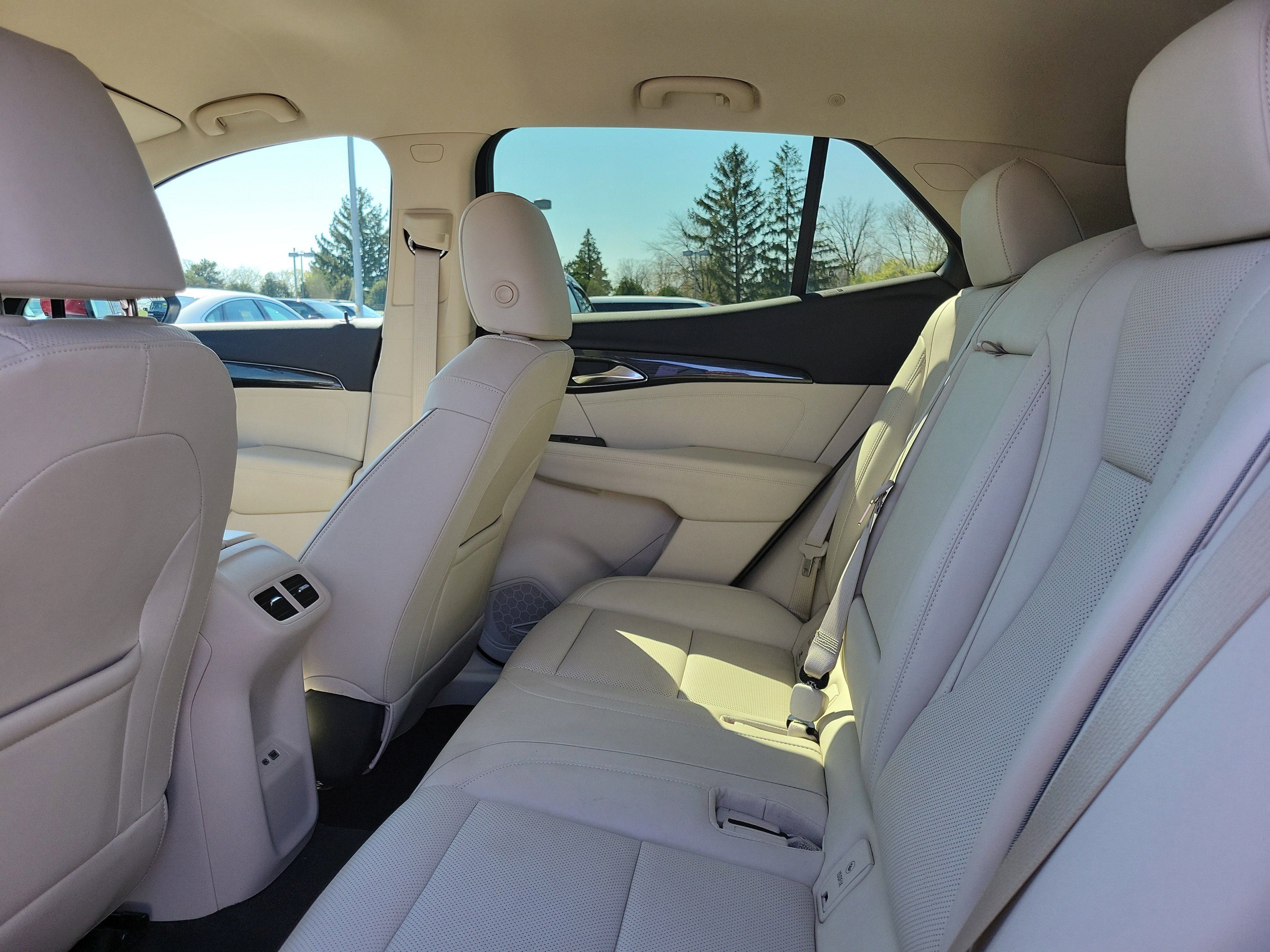 Used 2023 Buick Envision Essence image 11