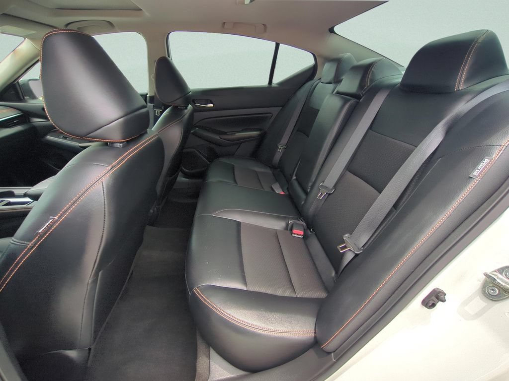 Certified 2022 Nissan Altima 2.5 SR w/ Midnight Edition Package FWD image 10