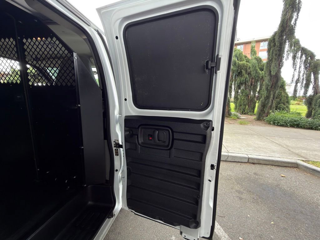 Used 2007 GMC Savana 2500 RWD image 26