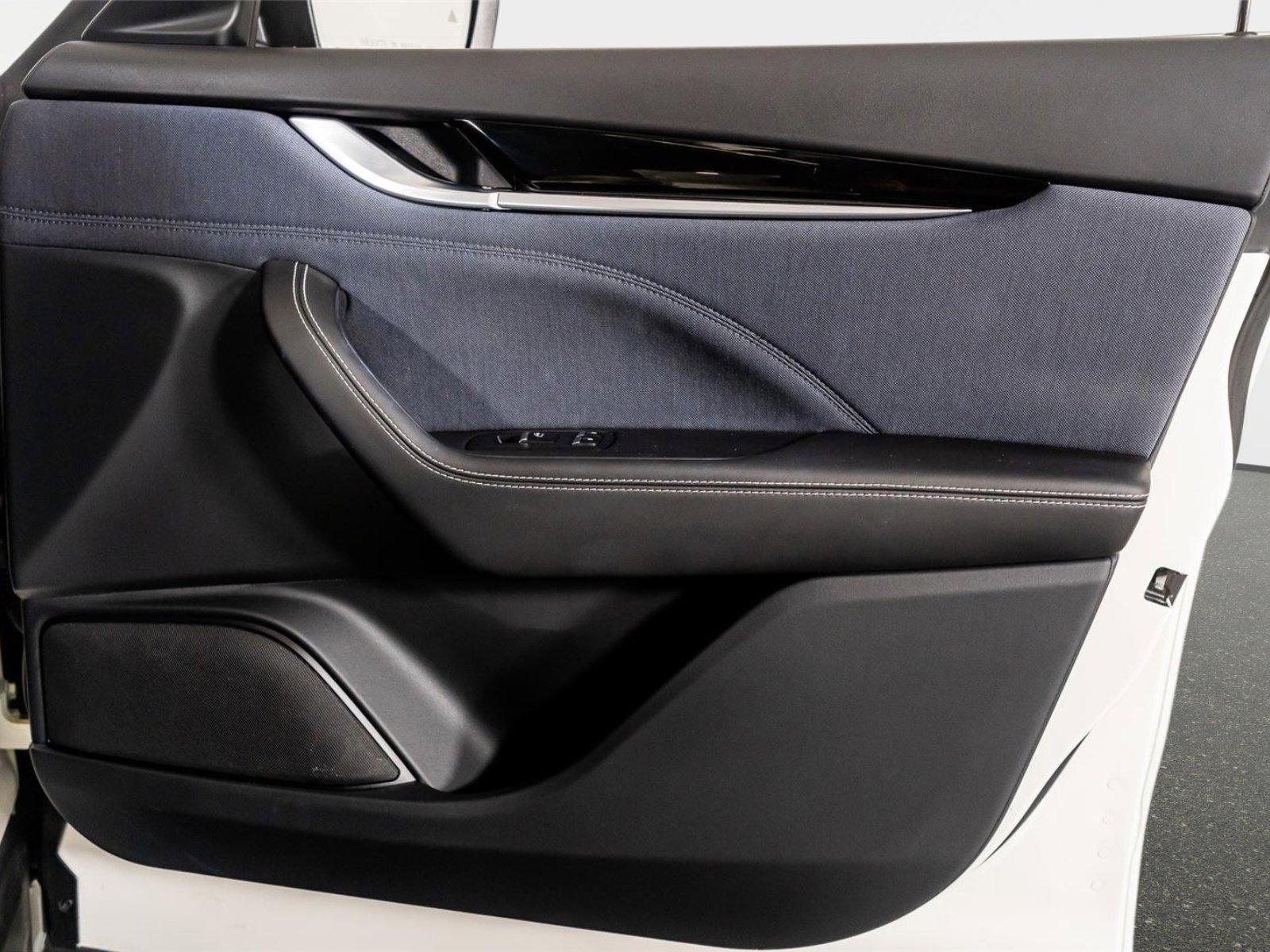 Used 2023 Maserati Levante GT image 47