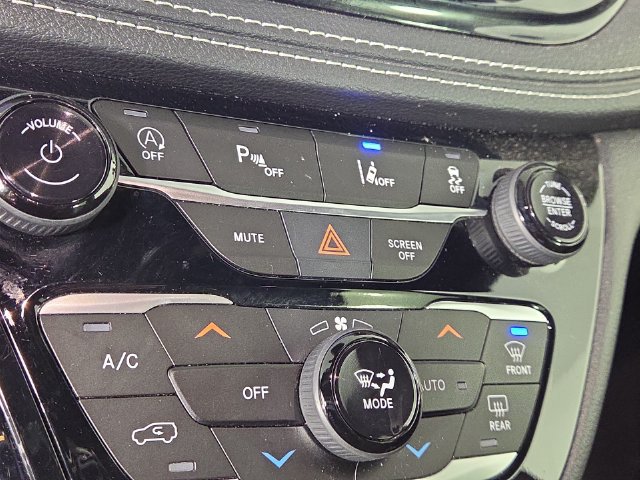 Used 2021 Chrysler Pacifica Limited w/ Uconnect Theater Family Group AWD/4WD image 19