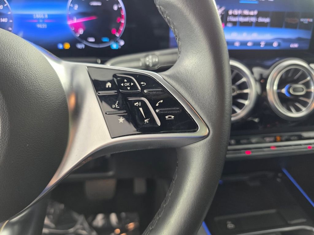 Certified 2025 Mercedes-Benz GLA 250 image 19