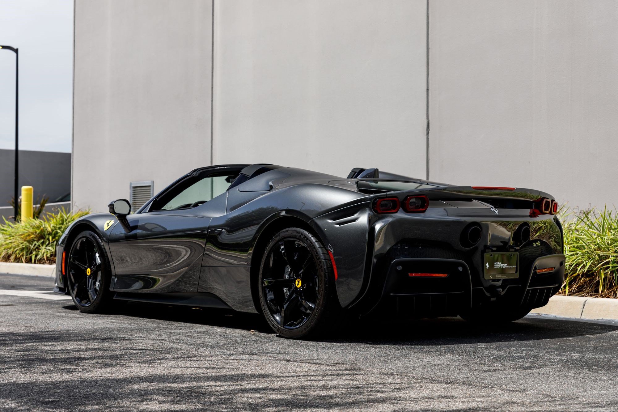 Used 2024 Ferrari SF90 Spider AWD/4WD image 40