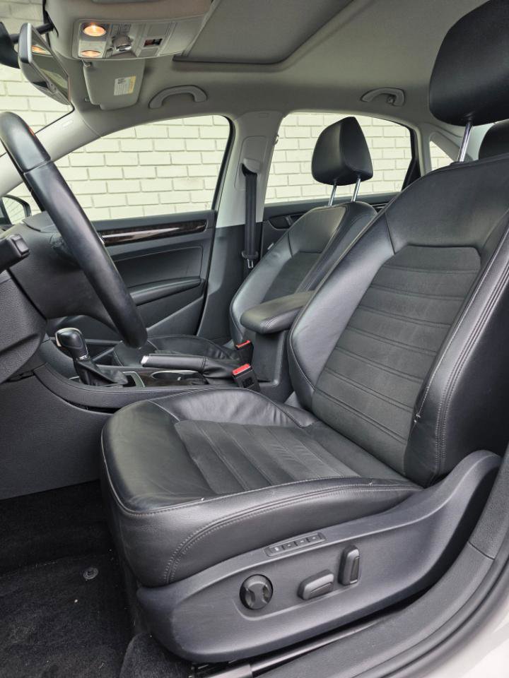 Used 2014 Volkswagen Passat 1.8T SEL Premium FWD image 11