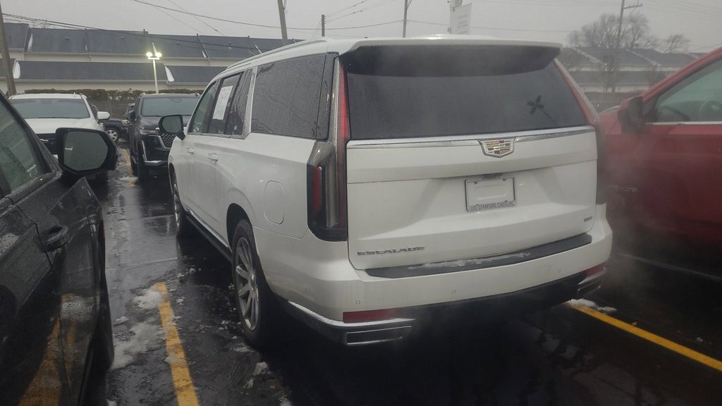 Used 2023 Cadillac Escalade ESV Premium Luxury Platinum w/ Heavy-Duty Trailer Package image 3