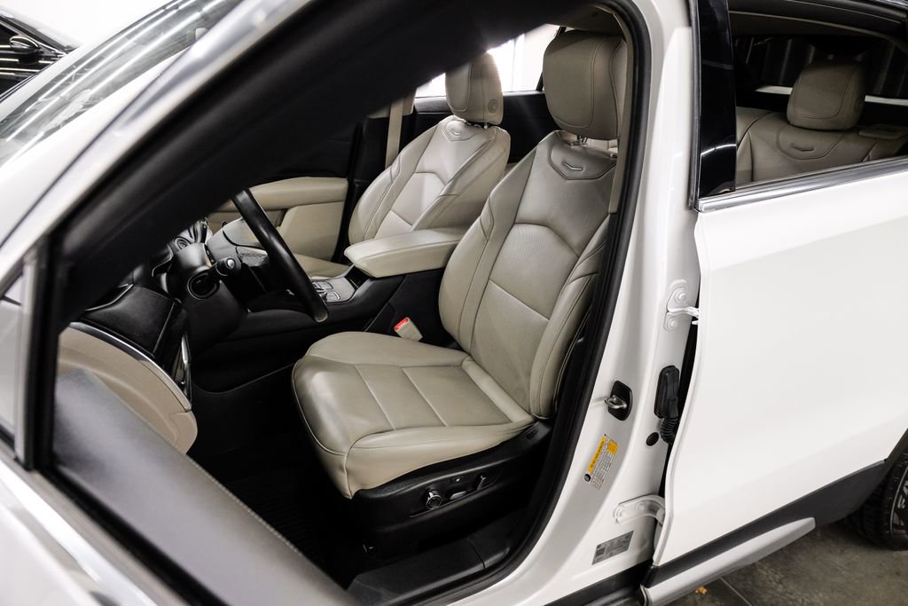 Used 2021 Cadillac XT4 Premium Luxury image 37