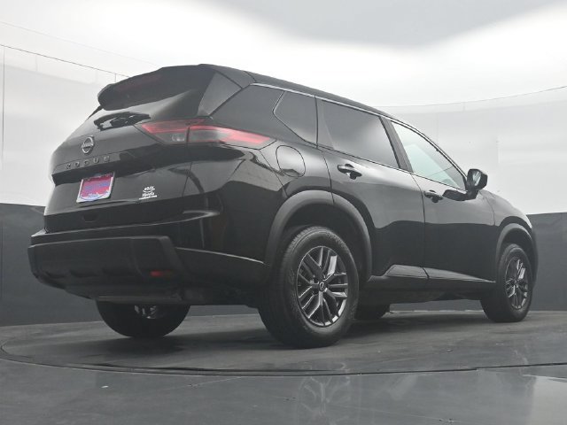 Used 2026 Nissan Rogue SV FWD image 32