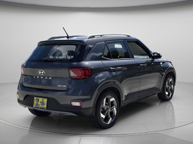 Used 2024 Hyundai Venue SEL FWD image 6