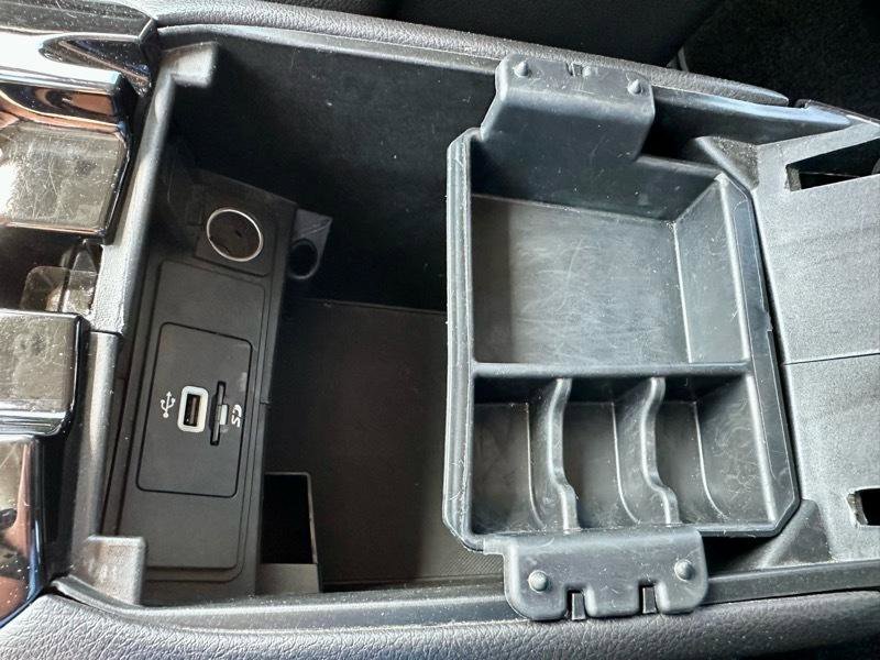 Used 2016 Ford Fusion SE w/ Equipment Group 202A image 27