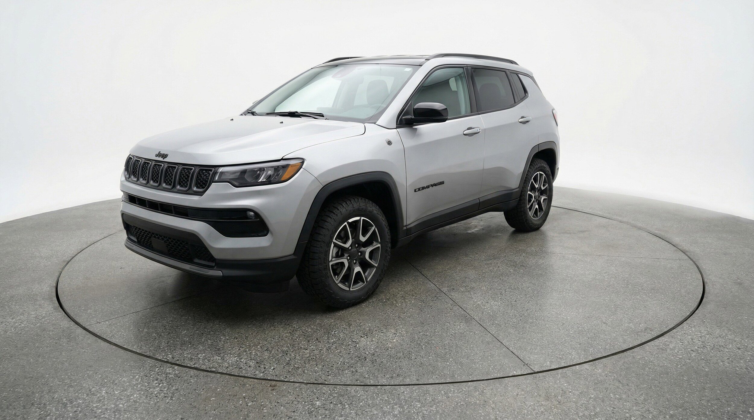 Used 2025 Jeep Compass Trailhawk AWD/4WD image 3