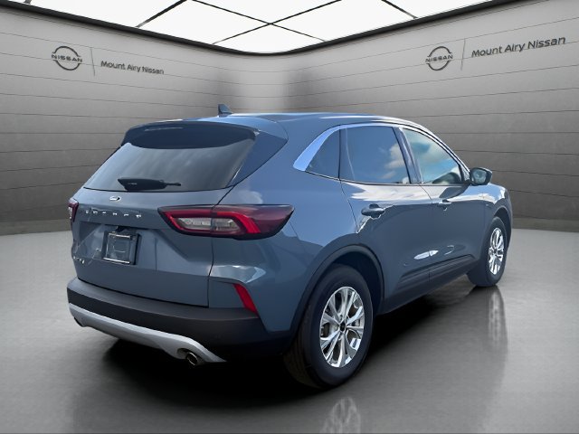 Used 2024 Ford Escape Active w/ Tech Pack #2 FWD image 3