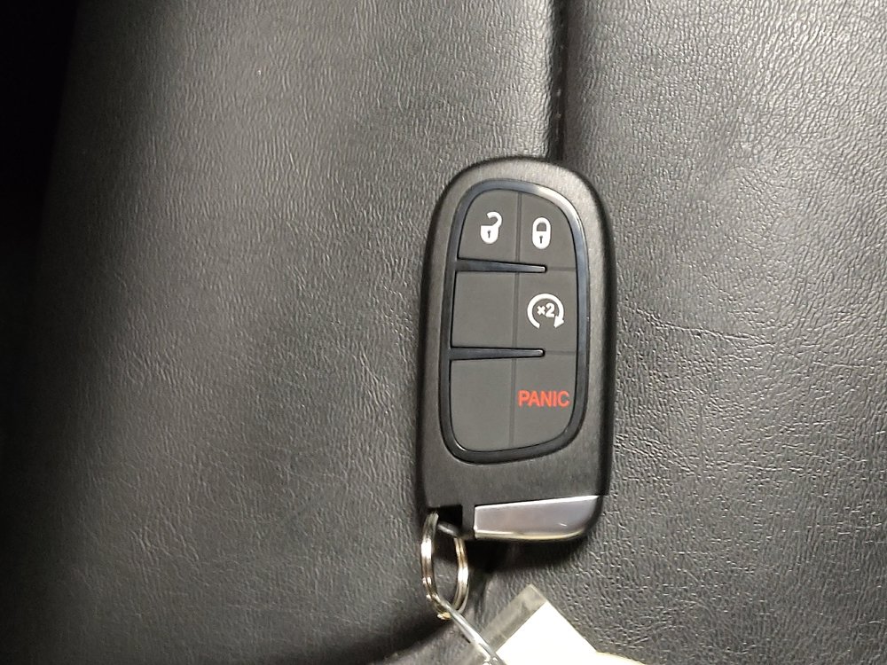 Used 2021 Jeep Cherokee Latitude Plus AWD/4WD image 32