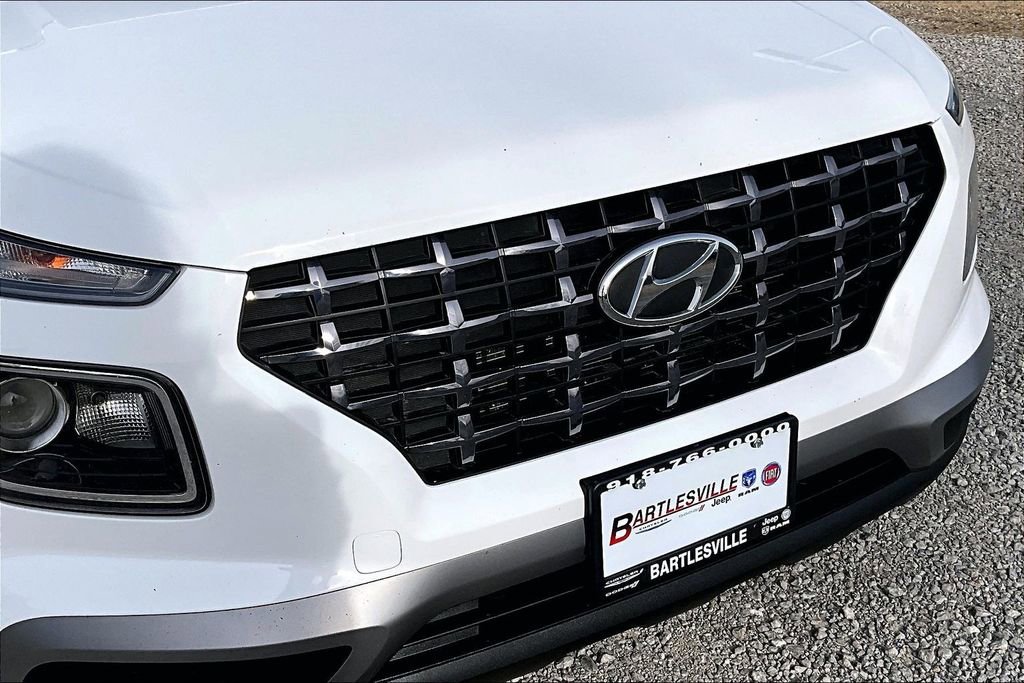 Used 2025 Hyundai Venue SEL image 27