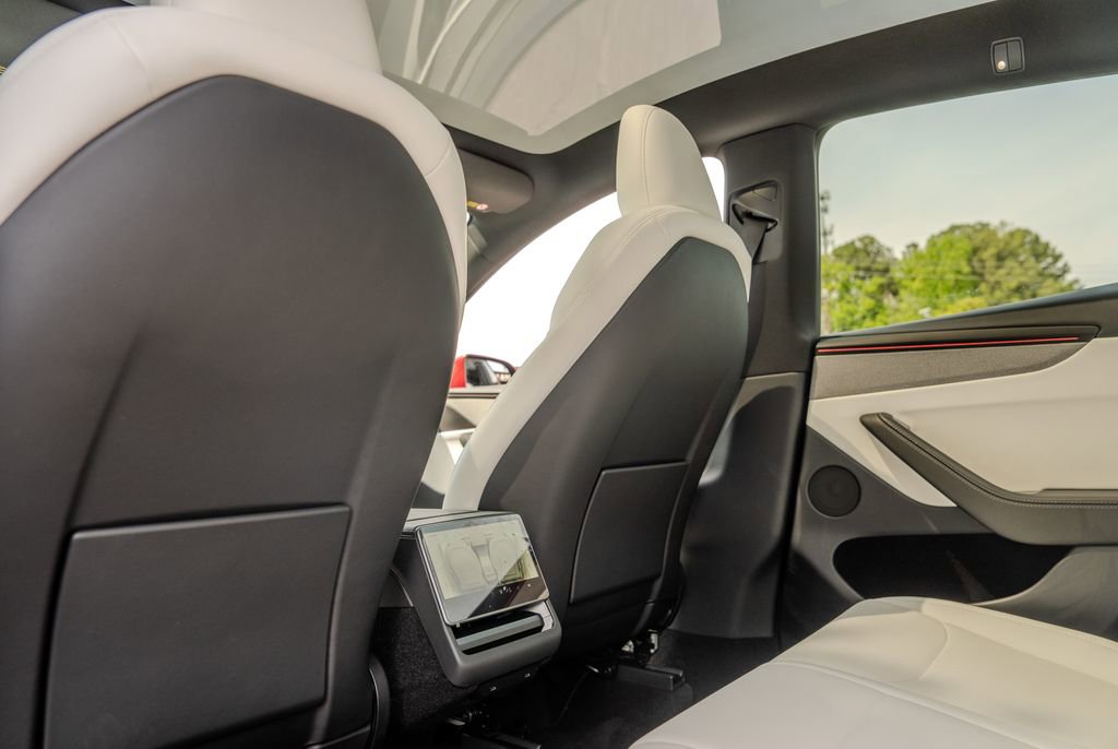 Used 2026 Tesla Model Y Long Range image 19