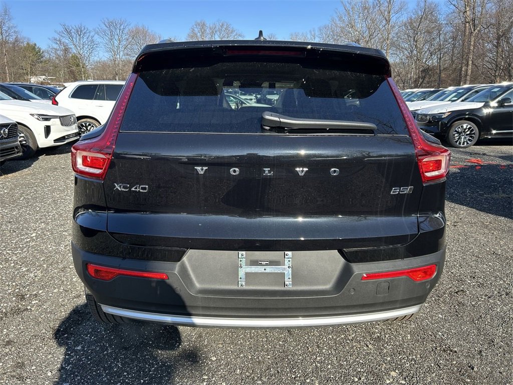 New 2025 Volvo XC40 B5 Ultra w/ Protection Package Premier image 7