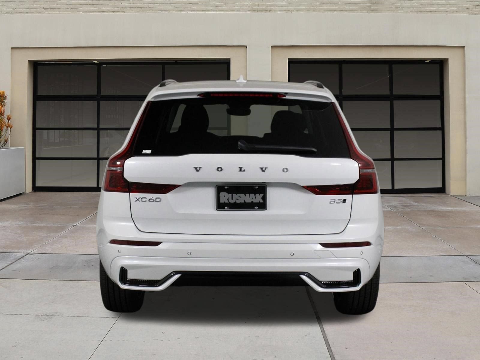 New 2026 Volvo XC60 B5 Plus w/ Climate Package PRO AWD/4WD image 4