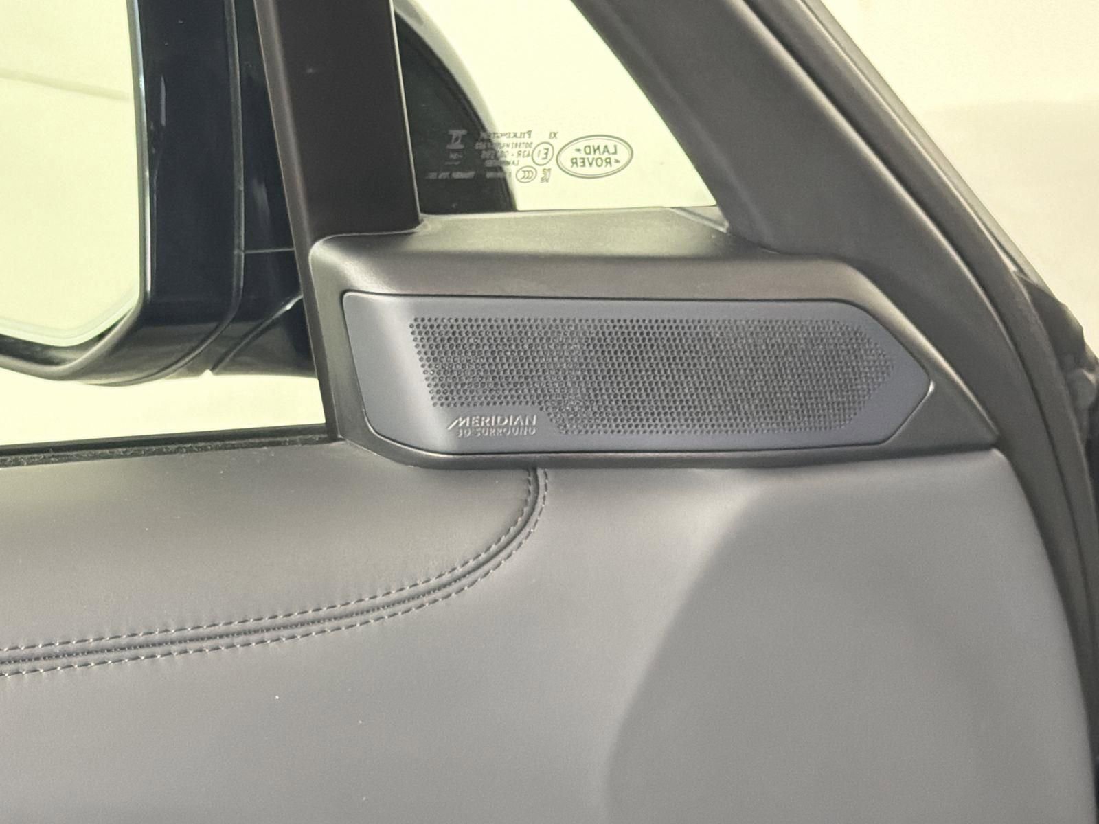 Certified 2025 Land Rover Range Rover SE image 20