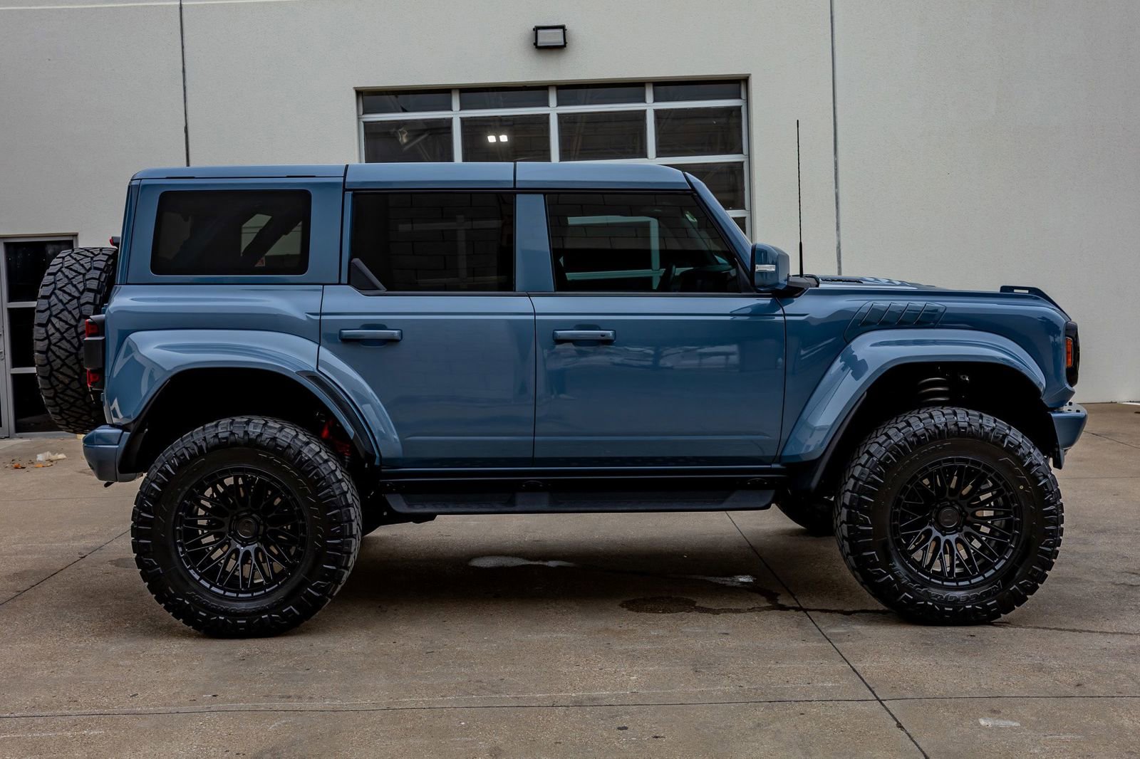 Used 2024 Ford Bronco Raptor w/ Interior Carbon Fiber Pack 6 image 11