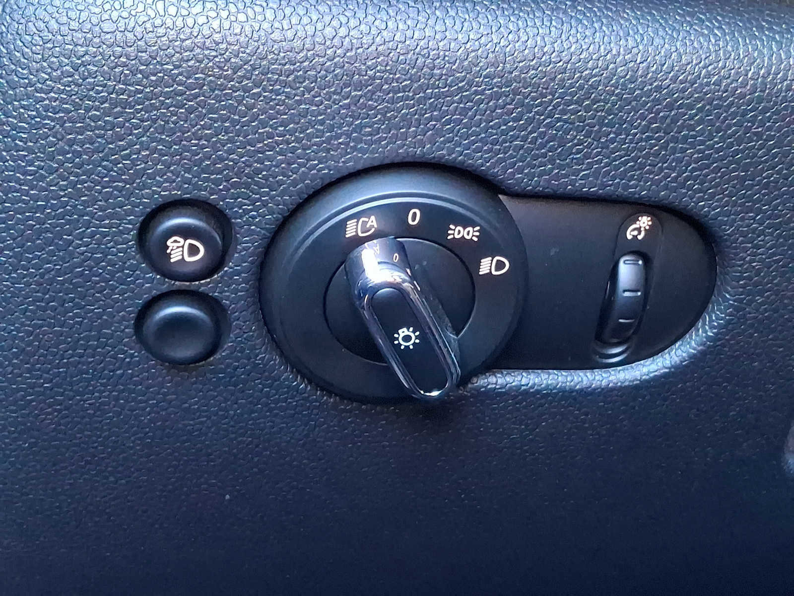 Certified 2024 MINI Cooper SE image 24