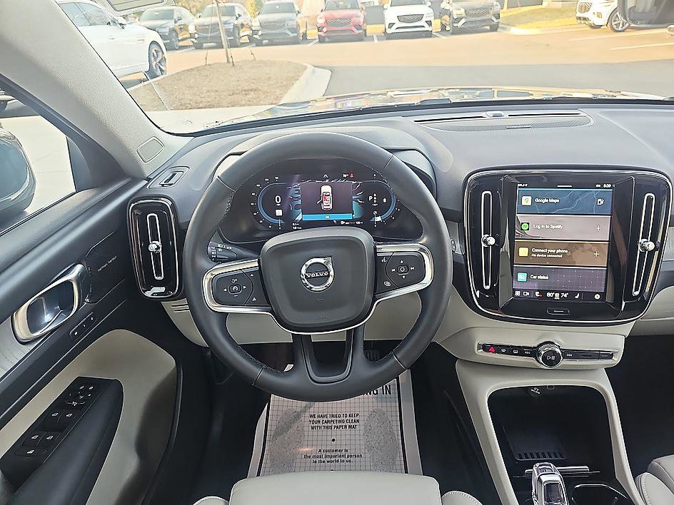 Used 2023 Volvo XC40 B5 Ultimate w/ Protection Package Premier image 18