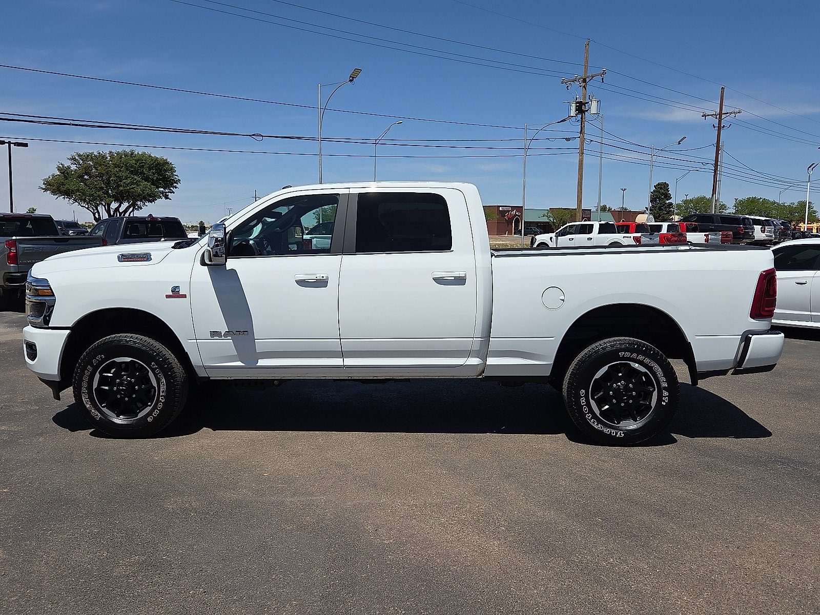 Used 2026 RAM 2500 Laramie AWD/4WD image 2