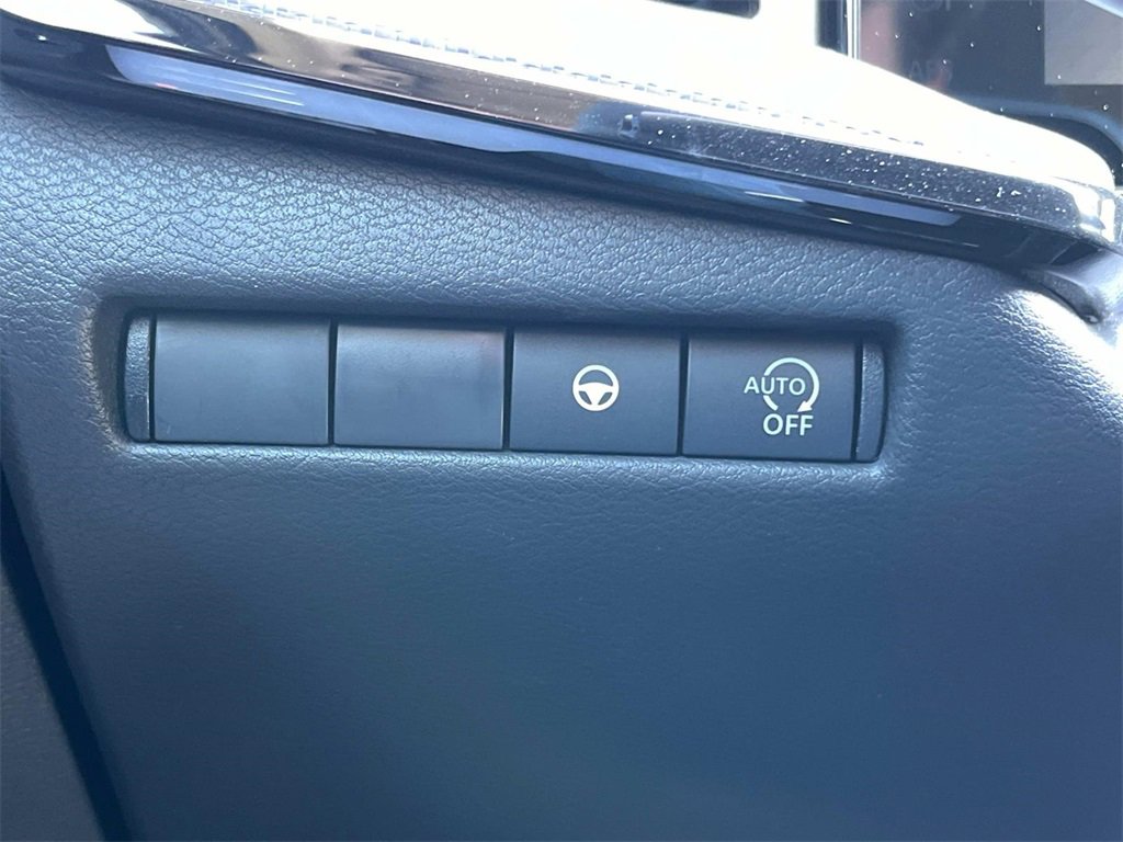 New 2025 Nissan Kicks SR image 31