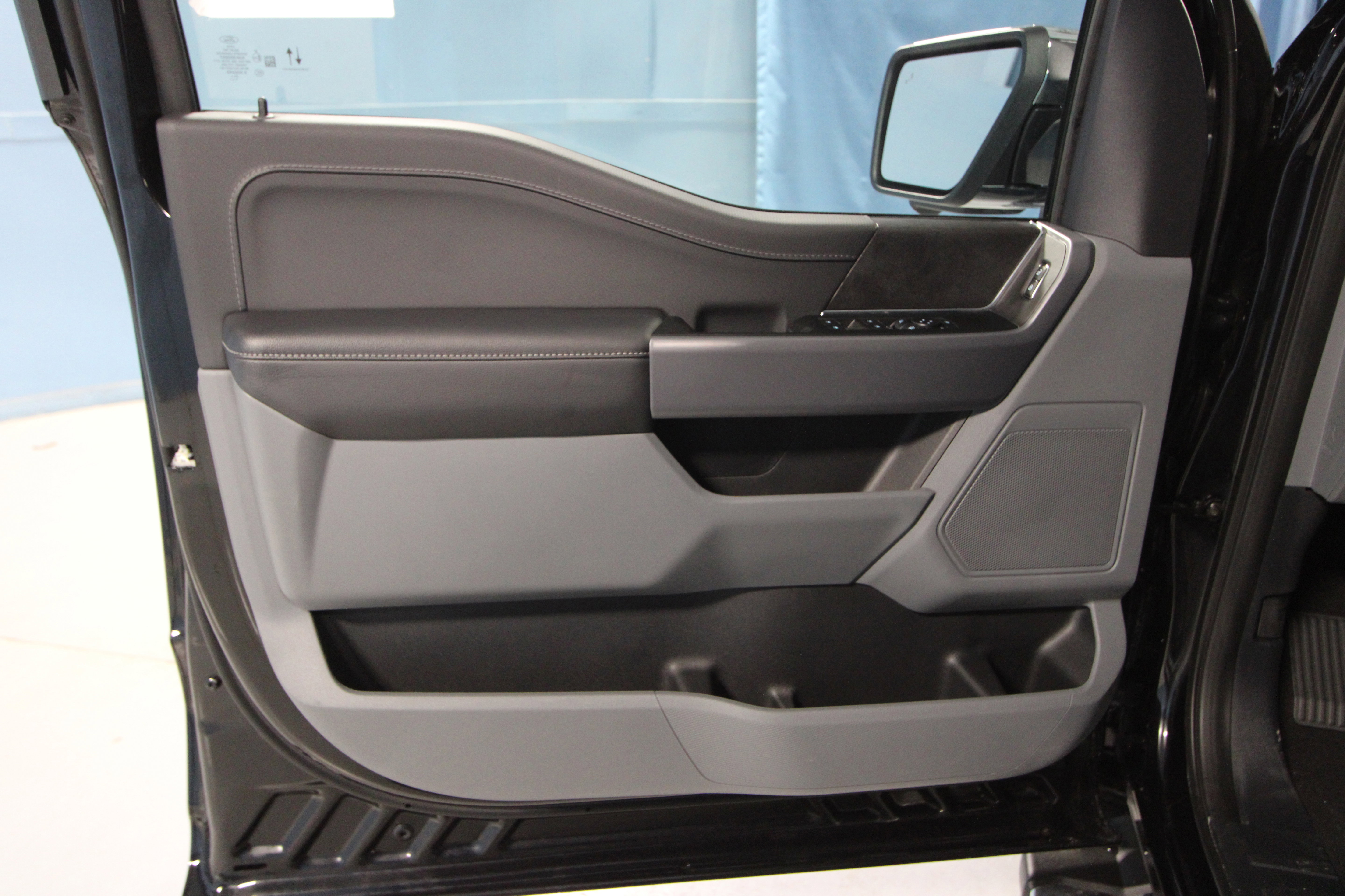 New 2026 Ford F150 XLT w/ Equipment Group 302A MID AWD/4WD image 4