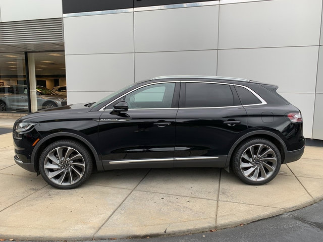 Certified 2023 Lincoln Nautilus Reserve w/ Equipment Group 202A AWD/4WD image 2
