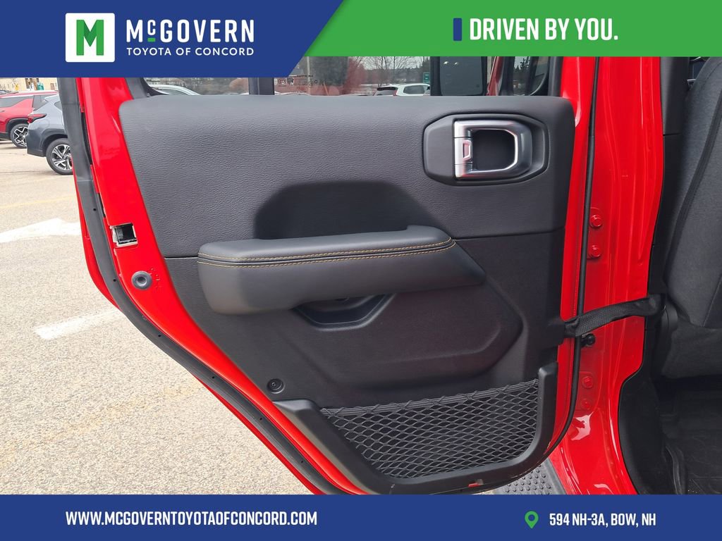 Used 2024 Jeep Wrangler Unlimited Sahara AWD/4WD image 17
