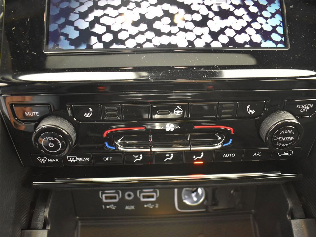 Used 2025 Jeep Grand Cherokee L Altitude image 24