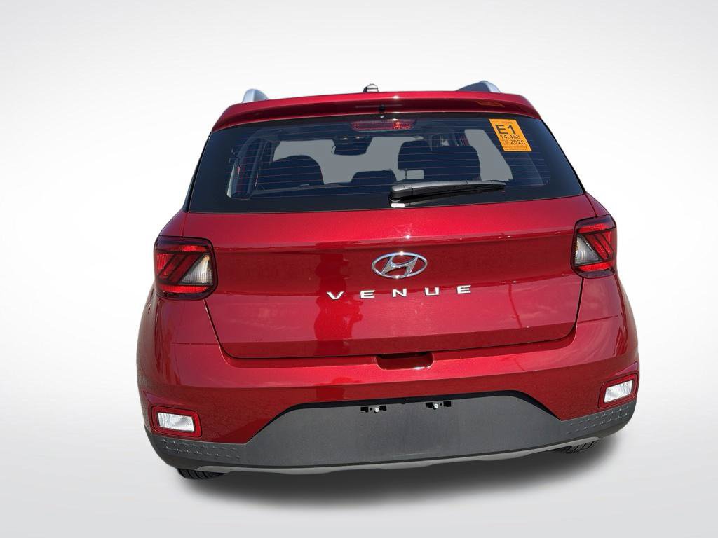 Used 2026 Hyundai Venue SEL FWD image 5