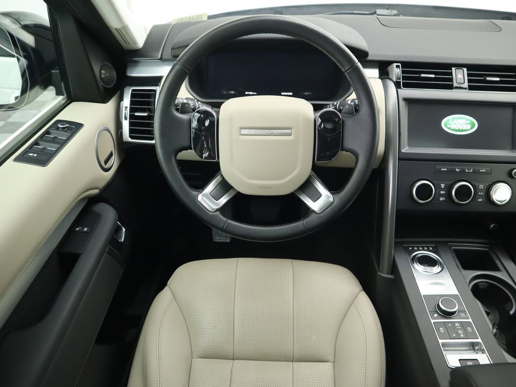 Used 2020 Land Rover Discovery Landmark image 10