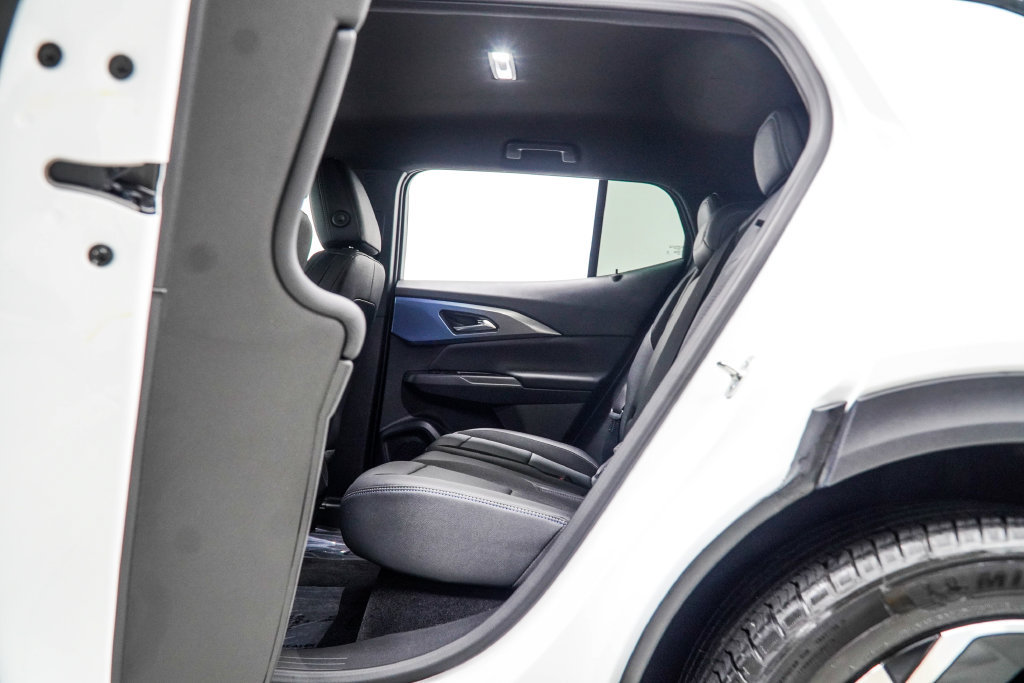 Used 2026 Chevrolet Equinox EV LT FWD image 41