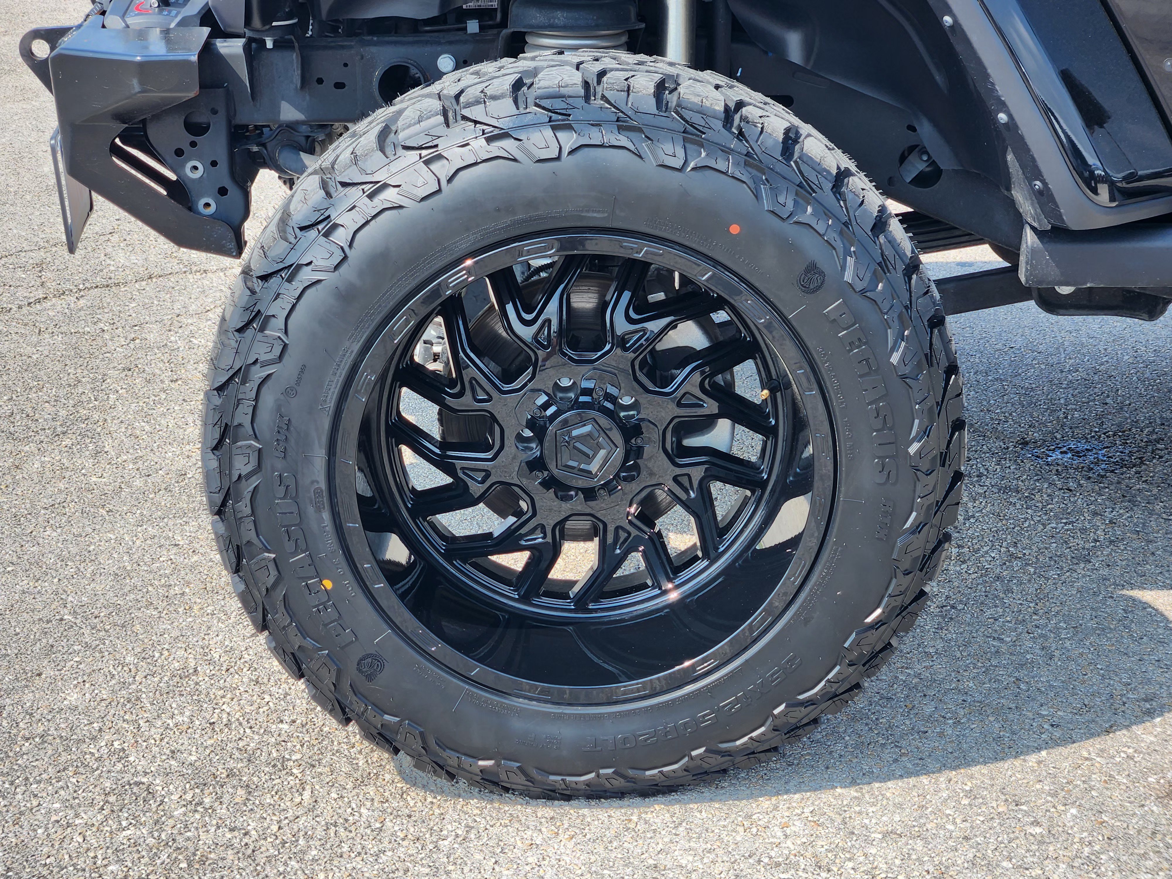 Used 2025 Jeep Gladiator Rubicon AWD/4WD image 10