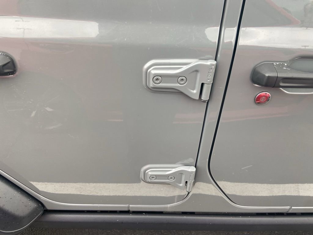 Used 2023 Jeep Wrangler Unlimited w/ Cold Weather Group image 15