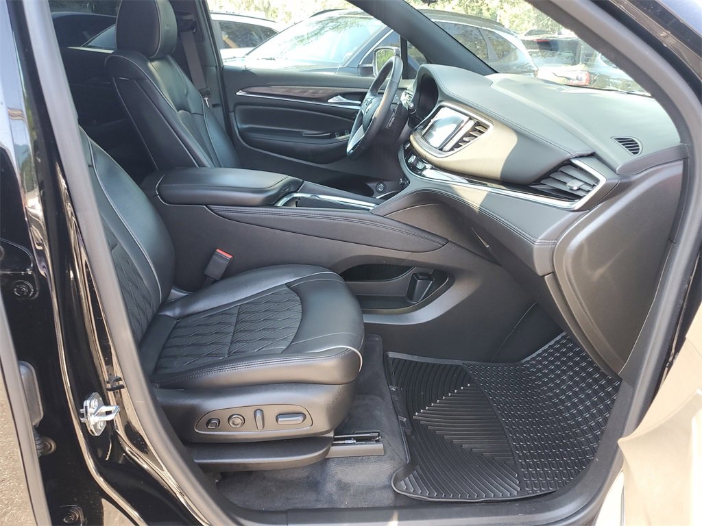 Certified 2023 Buick Enclave Avenir image 35