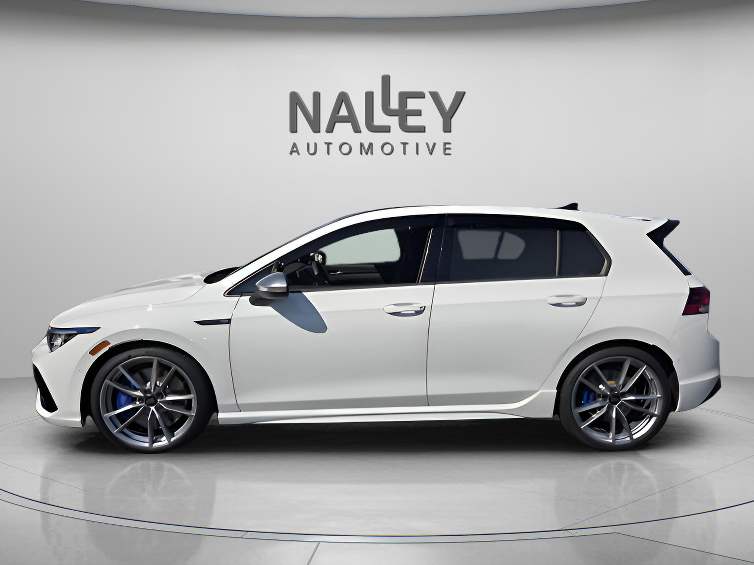 Used 2024 Volkswagen Golf R image 3