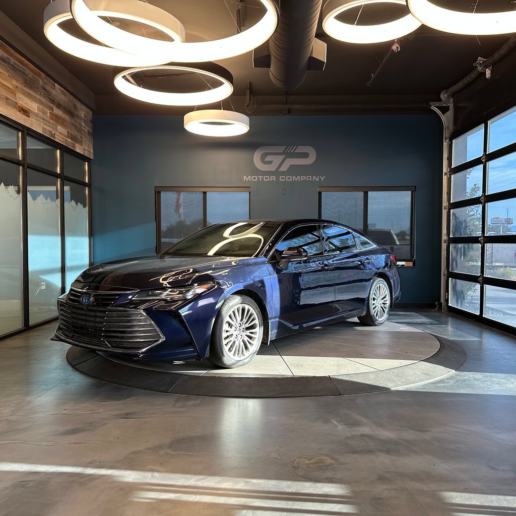 Used 2022 Toyota Avalon Limited w/ Advanced Safety Package FWD image 7