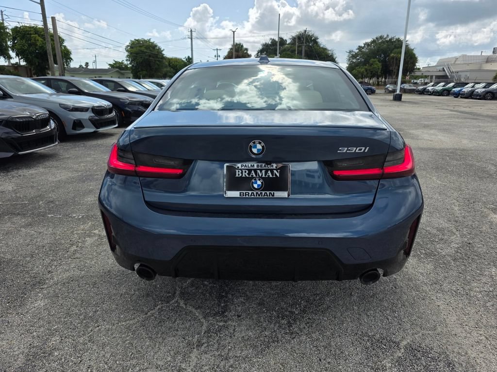 New 2026 BMW 330i Sedan w/ M Sport Package RWD image 5