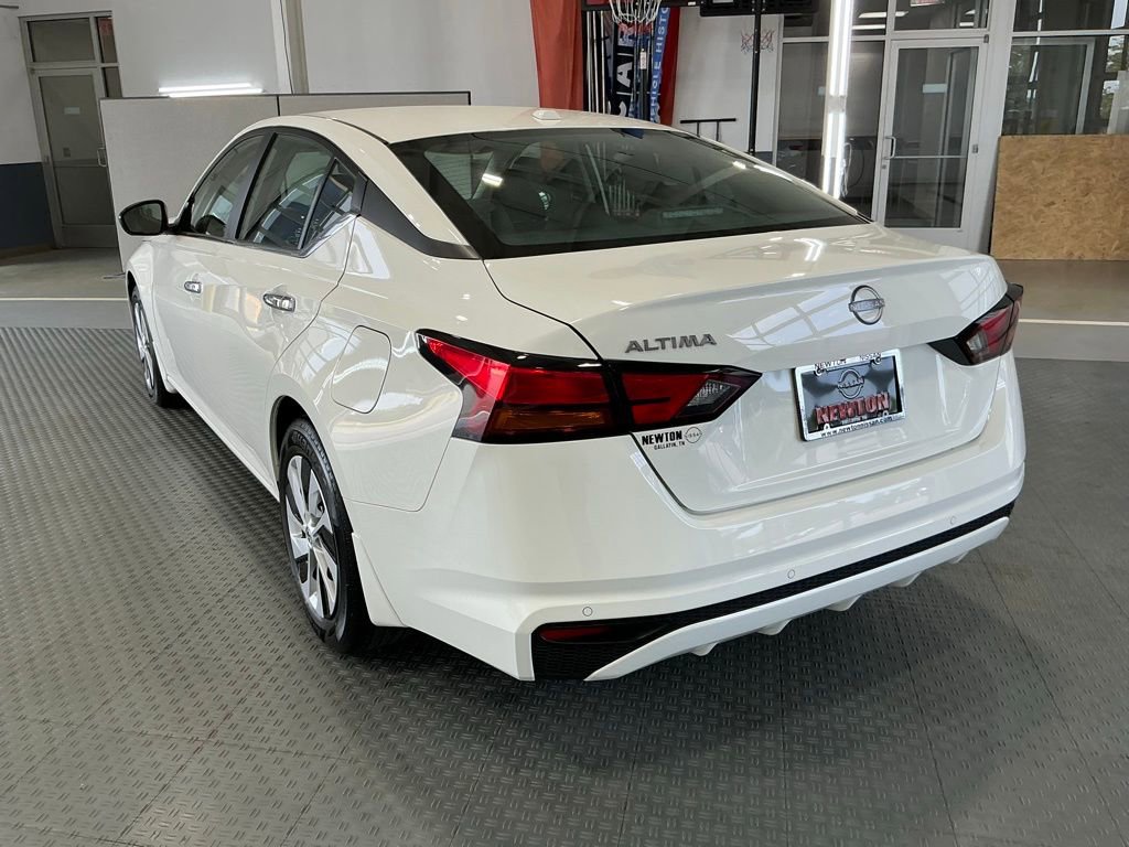 Used 2025 Nissan Altima 2.5 S FWD image 21