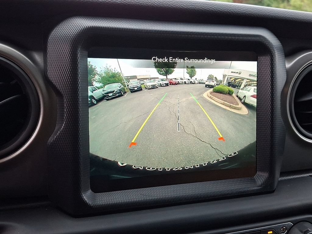Used 2023 Jeep Wrangler Unlimited w/ Cold Weather Group AWD/4WD image 18